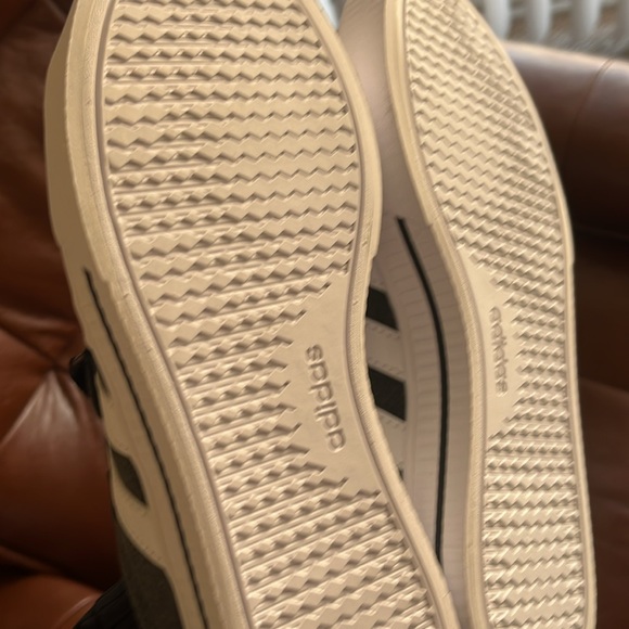 Adidas gray men’s New - Picture 3 of 5